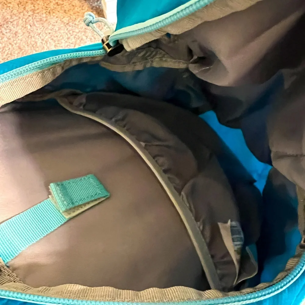 Columbia Unisex Silver Falls 15L Hydration Backpack / Blue / Excellent Condition